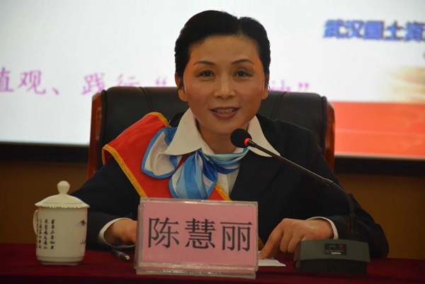 “武漢好人圈”百姓宣講團走進武漢中央商務(wù)區(qū)