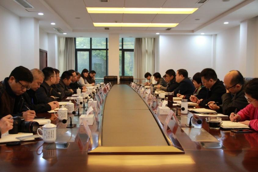 漢正街控股集團領導班子帶隊到商務區(qū)集團座談
