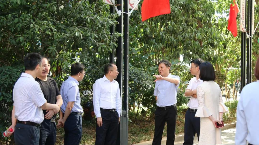 商務區(qū)集團所屬中城家物業(yè)開展“關注民生 人民滿意”之中城國際物業(yè)服務小區(qū)行活動