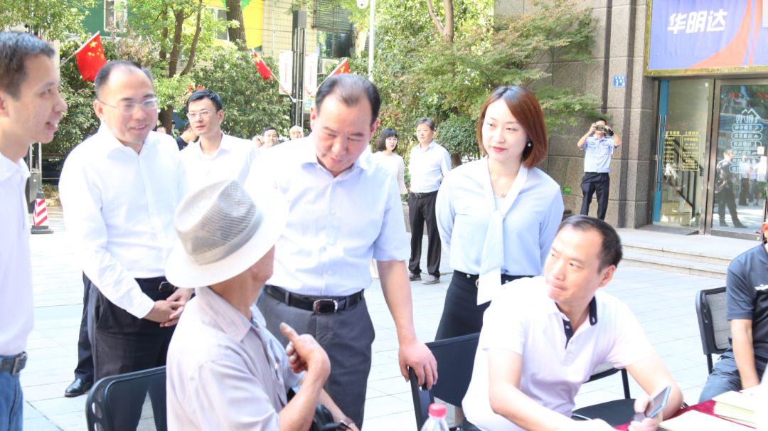 商務區(qū)集團所屬中城家物業(yè)開展“關注民生 人民滿意”之中城國際物業(yè)服務小區(qū)行活動