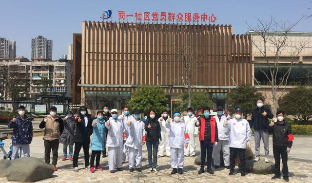守初心擔使命,讓黨旗飄揚在抗疫一線
