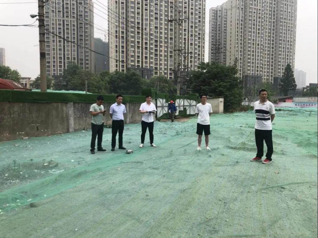 商務區(qū)集團領導端午期間深入地塊工地督導檢查創(chuàng)文創(chuàng)衛(wèi)整治工作